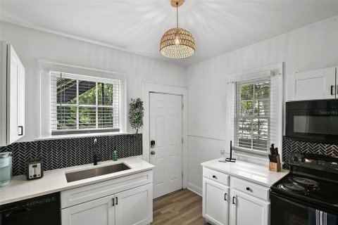 Immobilier commercial à vendre à Orlando, Floride: 3 chambres, 205.31 m2 № 1910647 - photo 11