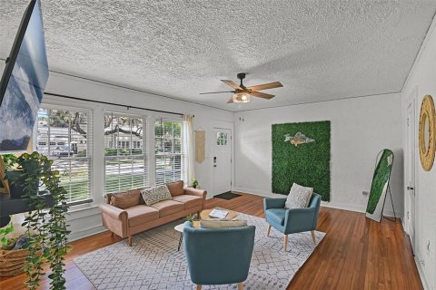 Immobilier commercial à vendre à Orlando, Floride: 3 chambres, 205.31 m2 № 1910647 - photo 7