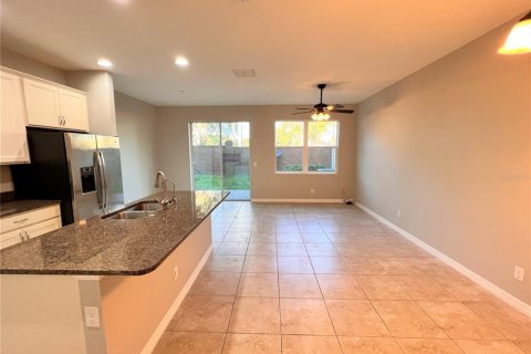 Touwnhouse à louer à Apopka, Floride: 3 chambres, 152.73 m2 № 2096410 - photo 2