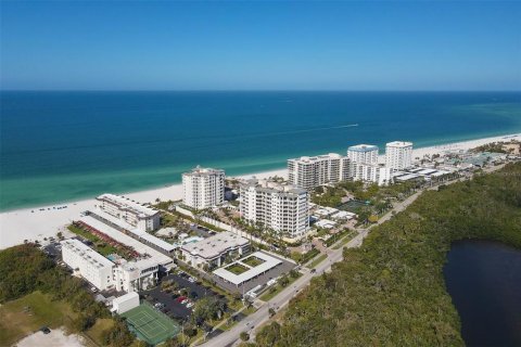 Condo in Sarasota, Florida, 2 bedrooms  № 1570580 - photo 17