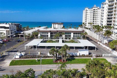 Condo in Sarasota, Florida, 2 bedrooms  № 1570580 - photo 12