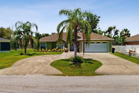 Villa ou maison à Poinciana, Floride 3 chambres, 149.85 m2 № 2322886