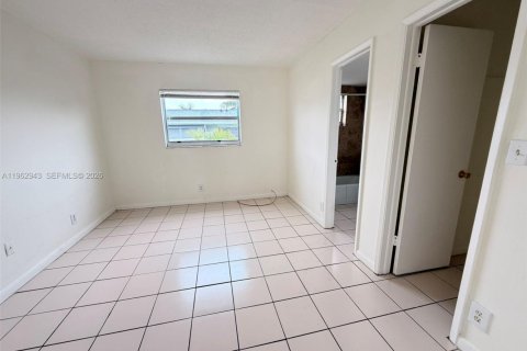 Снять в аренду кондоминиум в Помпано-Бич, Флорида 1 спальня, 44.59м2, № 2024187 - фото 15