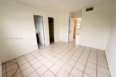 Снять в аренду кондоминиум в Помпано-Бич, Флорида 1 спальня, 44.59м2, № 2024187 - фото 21