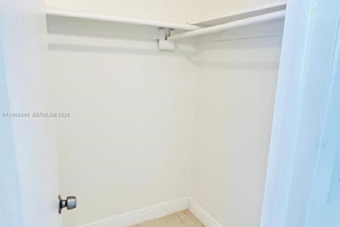 Снять в аренду кондоминиум в Помпано-Бич, Флорида 1 спальня, 44.59м2, № 2024187 - фото 7