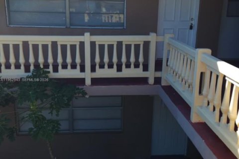 Снять в аренду кондоминиум в Помпано-Бич, Флорида 1 спальня, 44.59м2, № 2024187 - фото 3