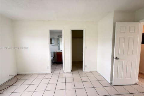 Снять в аренду кондоминиум в Помпано-Бич, Флорида 1 спальня, 44.59м2, № 2024187 - фото 17