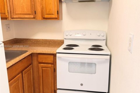 Снять в аренду кондоминиум в Помпано-Бич, Флорида 1 спальня, 44.59м2, № 2024187 - фото 13