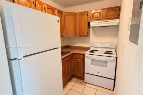 Снять в аренду кондоминиум в Помпано-Бич, Флорида 1 спальня, 44.59м2, № 2024187 - фото 11