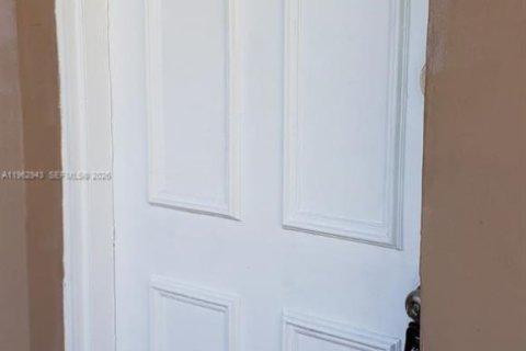 Снять в аренду кондоминиум в Помпано-Бич, Флорида 1 спальня, 44.59м2, № 2024187 - фото 4