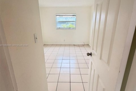 Снять в аренду кондоминиум в Помпано-Бич, Флорида 1 спальня, 44.59м2, № 2024187 - фото 14