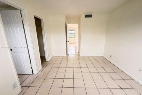 Снять в аренду кондоминиум в Помпано-Бич, Флорида 1 спальня, 44.59м2, № 2024187 - фото 16