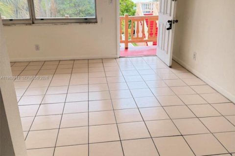 Снять в аренду кондоминиум в Помпано-Бич, Флорида 1 спальня, 44.59м2, № 2024187 - фото 24