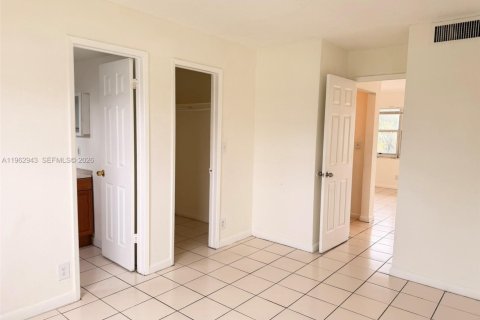 Снять в аренду кондоминиум в Помпано-Бич, Флорида 1 спальня, 44.59м2, № 2024187 - фото 20