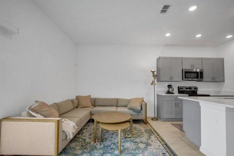 Adosado en venta en Kissimmee, Florida, 3 dormitorios, 130.71 m2 № 2210098 - foto 16