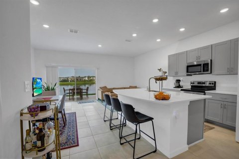 Adosado en venta en Kissimmee, Florida, 3 dormitorios, 130.71 m2 № 2210098 - foto 11