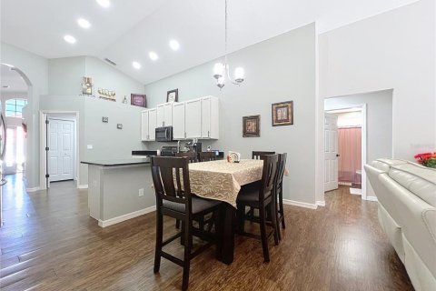 House in Davenport, Florida 4 bedrooms, 180.23 sq.m. № 1613748 - photo 11