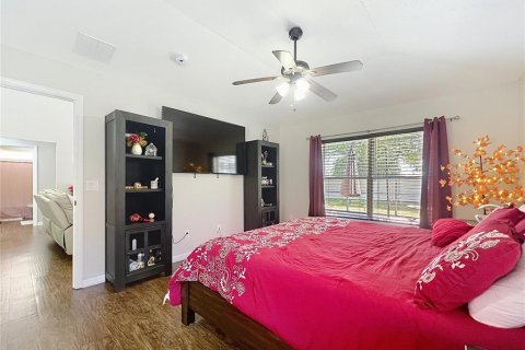 House in Davenport, Florida 4 bedrooms, 180.23 sq.m. № 1613748 - photo 28