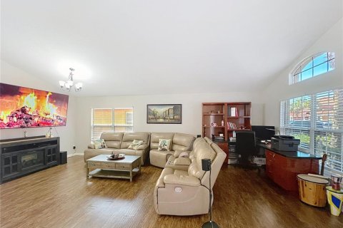 House in Davenport, Florida 4 bedrooms, 180.23 sq.m. № 1613748 - photo 5