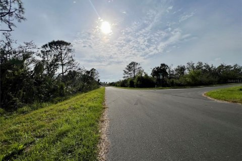 Terreno en venta en Port Charlotte, Florida № 2164825 - foto 4