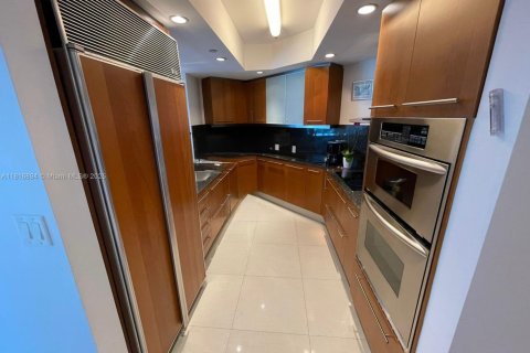 Condominio en venta en Surfside, Florida, 1 dormitorio, 115.76 m2 № 1770788 - foto 7