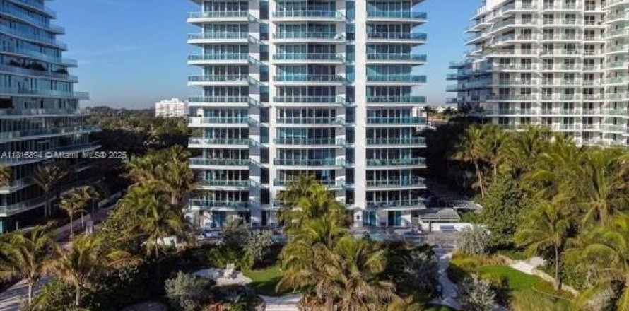 Condominio en Surfside, Florida, 1 dormitorio  № 1770788