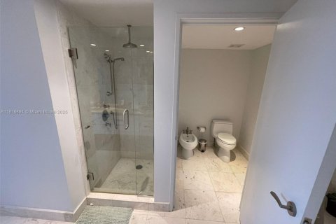 Condominio en venta en Surfside, Florida, 1 dormitorio, 115.76 m2 № 1770788 - foto 13