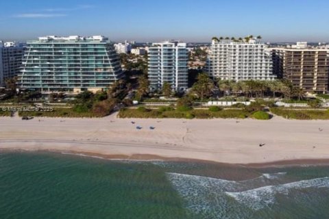 Condominio en venta en Surfside, Florida, 1 dormitorio, 115.76 m2 № 1770788 - foto 20