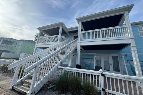 Condo in Saint Petersburg, Florida, 2 bedrooms  № 1823050 - photo 1