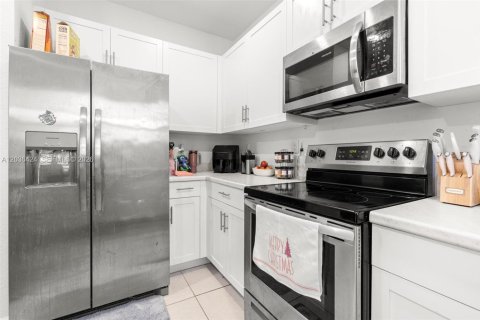 Touwnhouse à vendre à Homestead, Floride: 3 chambres, 137.77 m2 № 2084376 - photo 8