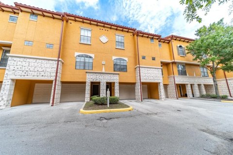 Touwnhouse à vendre à Orlando, Floride: 3 chambres, 155.89 m2 № 1776830 - photo 2