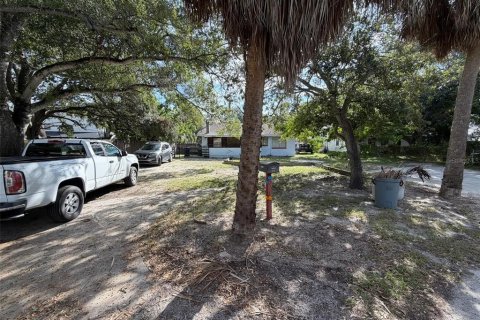 House in Tampa, Florida 3 bedrooms, 95.78 sq.m. № 2393685 - photo 2