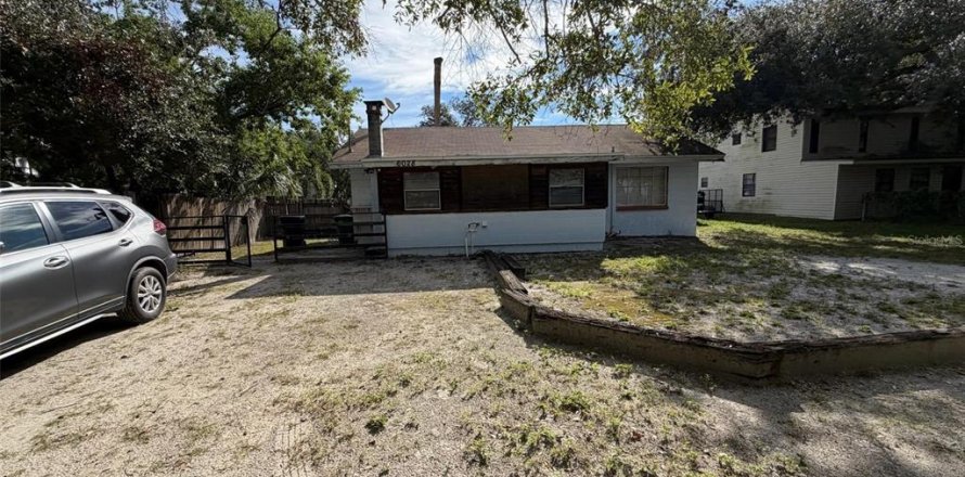 House in Tampa, Florida 3 bedrooms, 95.78 sq.m. № 2393685