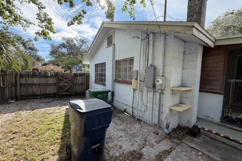 House in Tampa, Florida 3 bedrooms, 95.78 sq.m. № 2393685 - photo 3