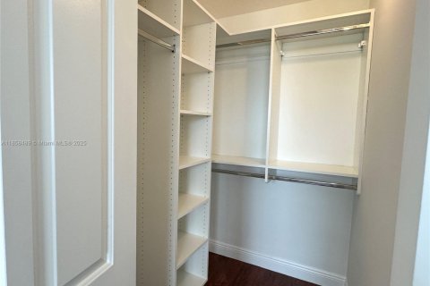 Townhouse in Sunrise, Florida 3 bedrooms, 157.93 sq.m. № 1890005 - photo 20