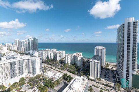 Condominio en venta en Hollywood, Florida, 2 dormitorios, 96.99 m2 № 1984335 - foto 19