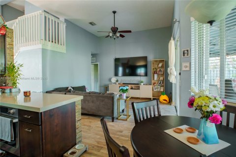 Casa en venta en Homestead, Florida, 4 dormitorios, 195.65 m2 № 1863541 - foto 7