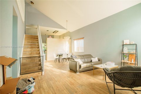 Casa en venta en Homestead, Florida, 4 dormitorios, 195.65 m2 № 1863541 - foto 3