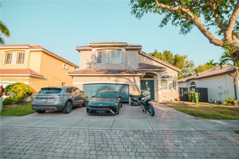 Casa en venta en Homestead, Florida, 4 dormitorios, 195.65 m2 № 1863541 - foto 1