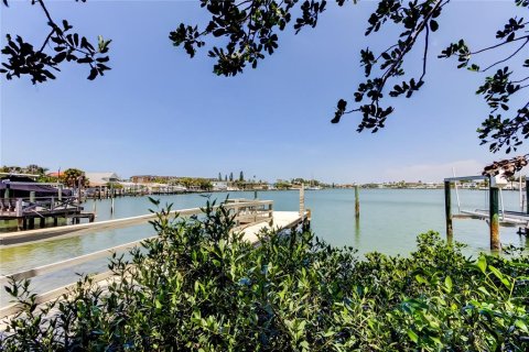 Купить земельный участок в Индиан-Рокс-Бич, Флорида № 1673503 - фото 8