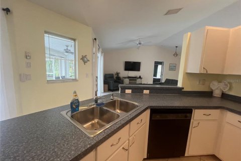 Villa ou maison à louer à Port Charlotte, Floride: 3 chambres, 138.89 m2 № 2399474 - photo 20