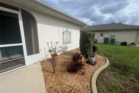 Villa ou maison à louer à Port Charlotte, Floride: 3 chambres, 138.89 m2 № 2399474 - photo 4