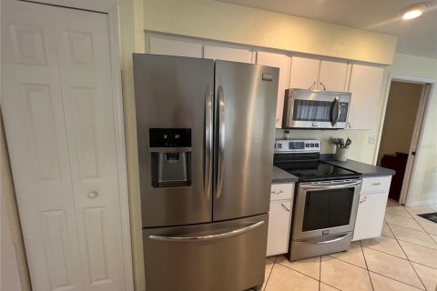 Villa ou maison à louer à Port Charlotte, Floride: 3 chambres, 138.89 m2 № 2399474 - photo 12