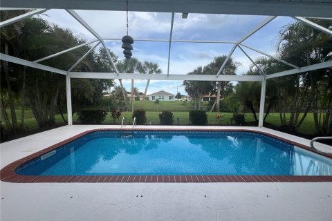 Villa ou maison à louer à Port Charlotte, Floride: 3 chambres, 138.89 m2 № 2399474 - photo 2