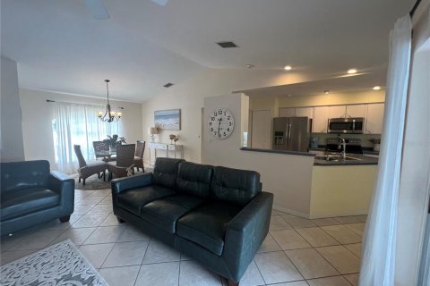 Villa ou maison à louer à Port Charlotte, Floride: 3 chambres, 138.89 m2 № 2399474 - photo 8