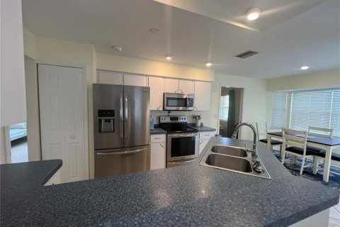 Villa ou maison à louer à Port Charlotte, Floride: 3 chambres, 138.89 m2 № 2399474 - photo 10