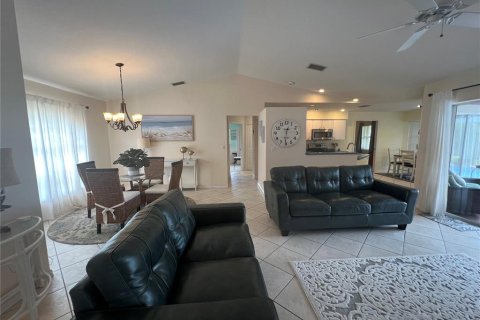 Villa ou maison à louer à Port Charlotte, Floride: 3 chambres, 138.89 m2 № 2399474 - photo 7
