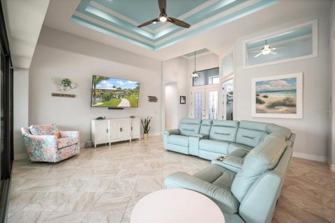 House in Port Charlotte, Florida 3 bedrooms, 199.37 sq.m. № 2150808 - photo 10