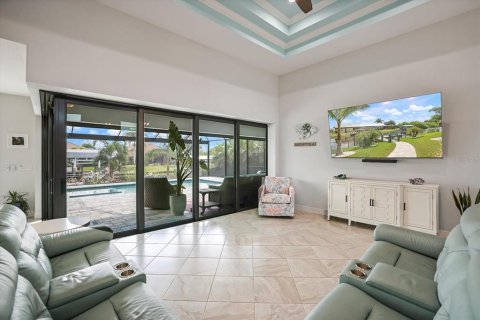 House in Port Charlotte, Florida 3 bedrooms, 199.37 sq.m. № 2150808 - photo 9