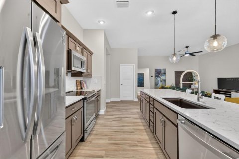 House in The Villages, Florida 3 bedrooms, 151.71 sq.m. № 2209140 - photo 11